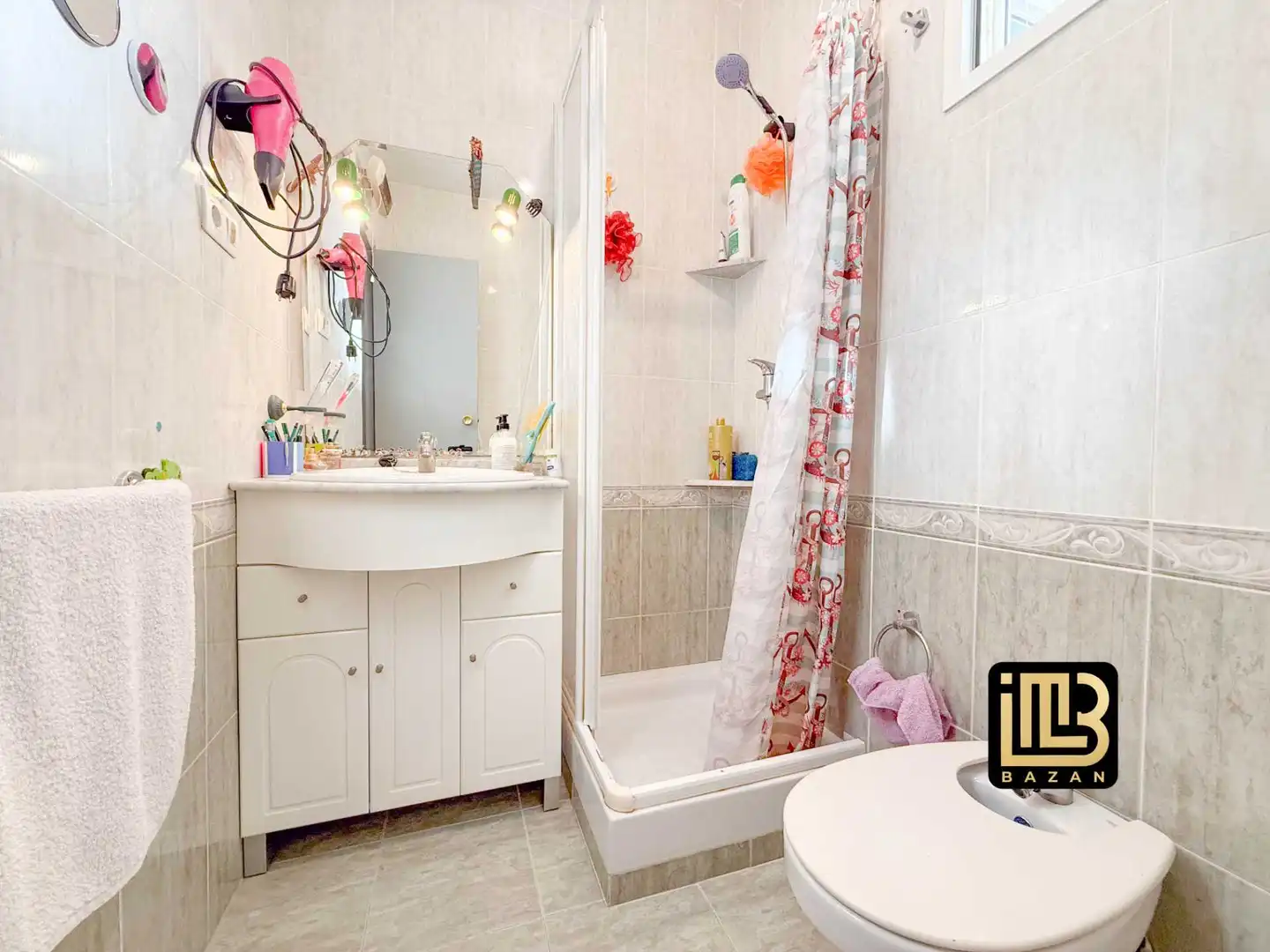 Bathroom of Flat for share in Málaga  with Furnished, Washing machine and Microwave