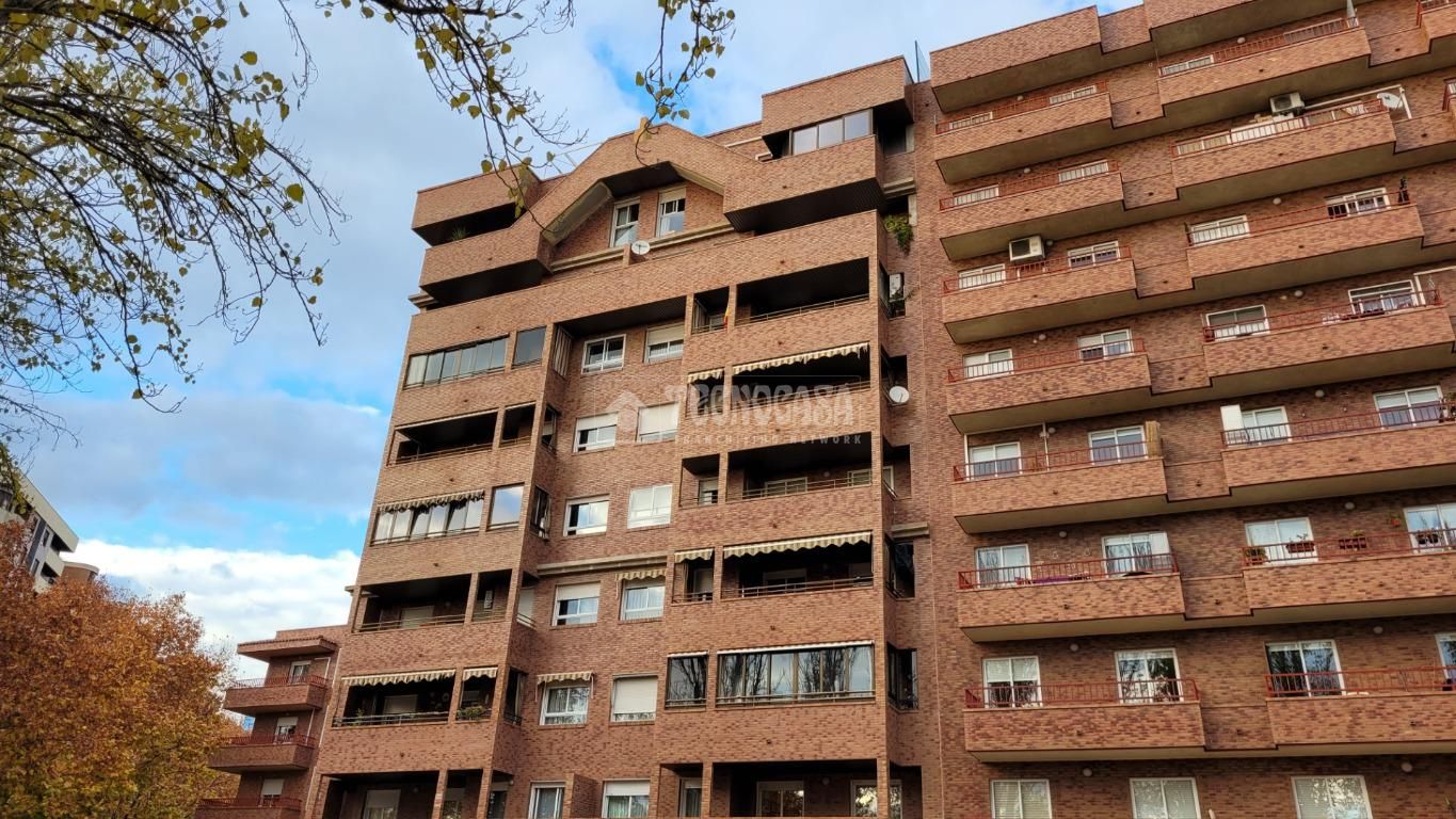 Vista exterior de Local de lloguer en  Zaragoza Capital
