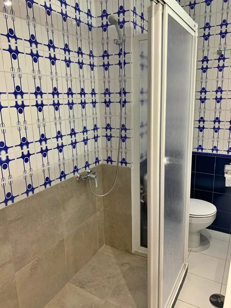 Baño de Piso de alquiler en Málaga con Aire acondicionado, Calefacción y Amueblado