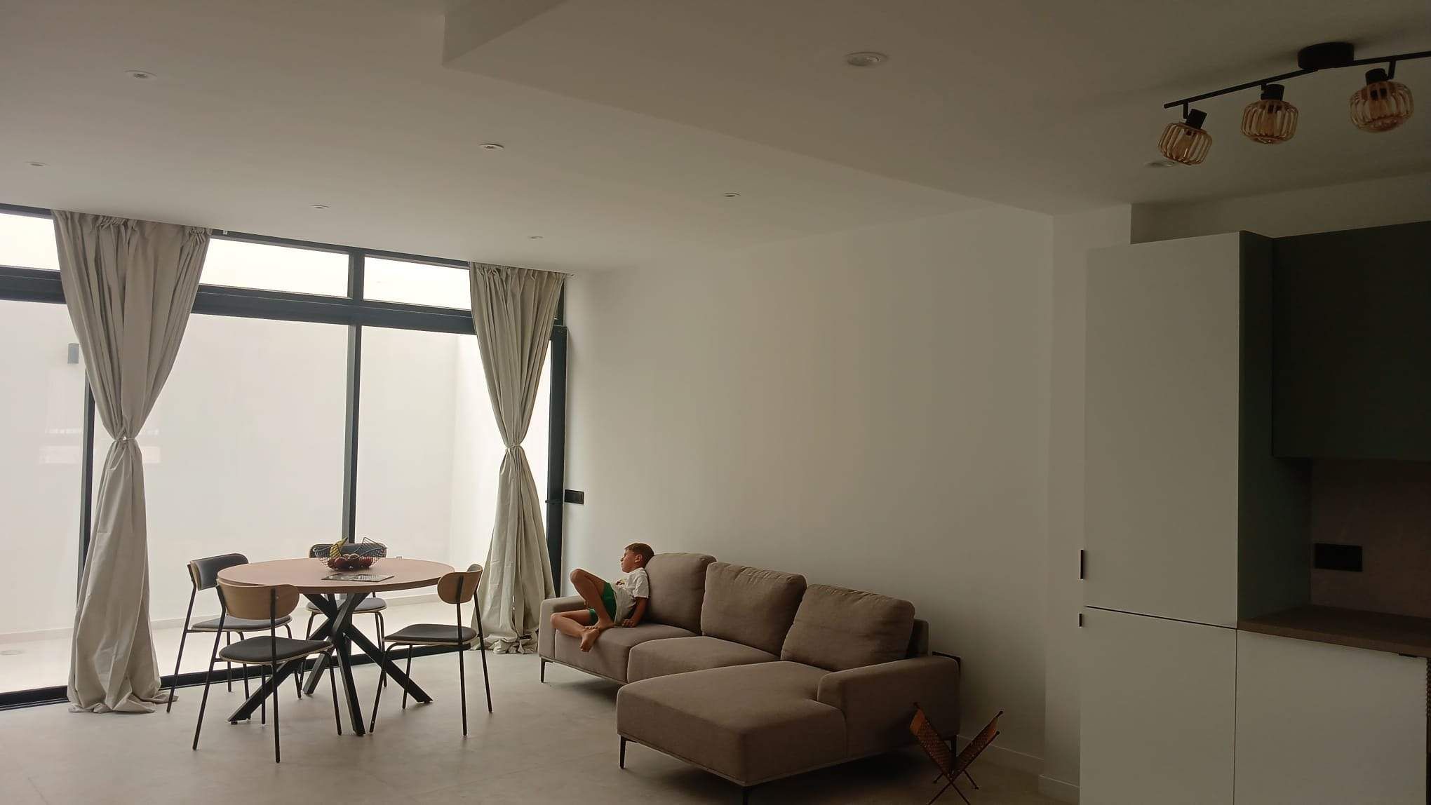 Sala d'estar de Casa o xalet en venda en San Bartolomé de Tirajana amb Jardí privat, Terrassa i Alarma