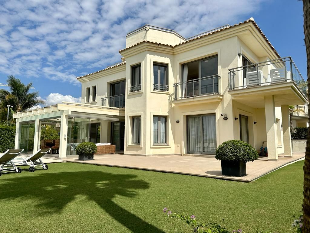 Exterior view of House or chalet for sale in Marbella  with Air Conditioner, Private garden and Terrace