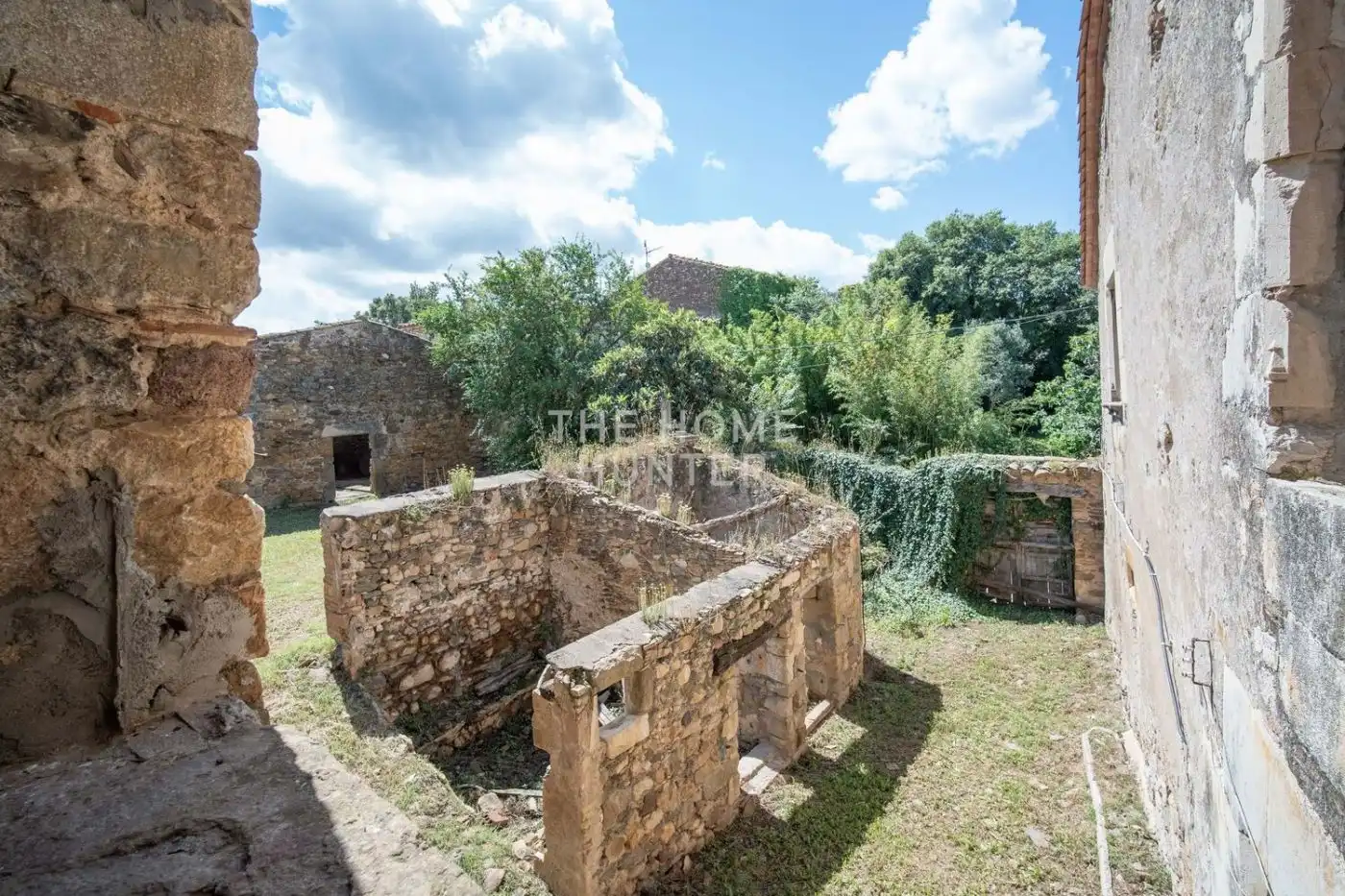 Houses for sale in Juià