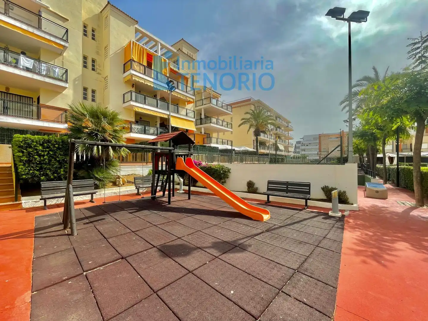 Außenansicht von Dachboden zum Verkauf in La Antilla mit Terrasse, Abstellraum und Gemeinschaftspool