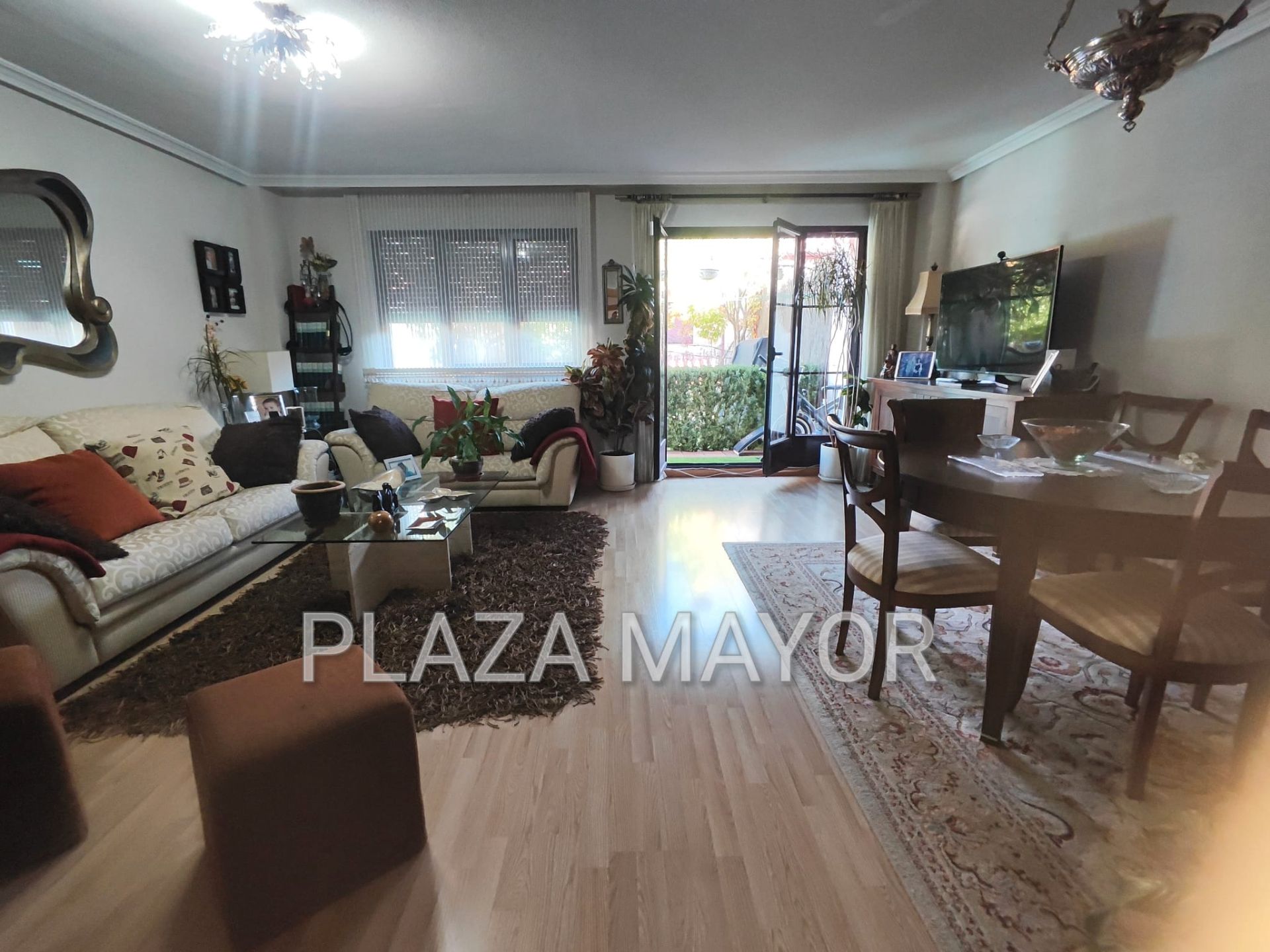 Sala d'estar de Casa o xalet en venda en Salamanca Capital amb Calefacció, Jardí privat i Forn