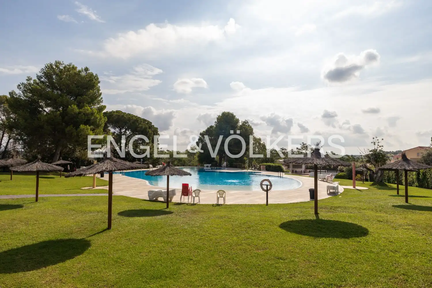 Piscina de Casa o xalet en venda en Riba-roja de Túria amb Aire condicionat, Calefacció i Jardí privat