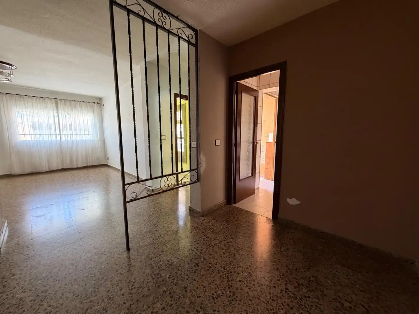 Casa adosada en venda en Casinos amb Terrassa, Traster i Balcó