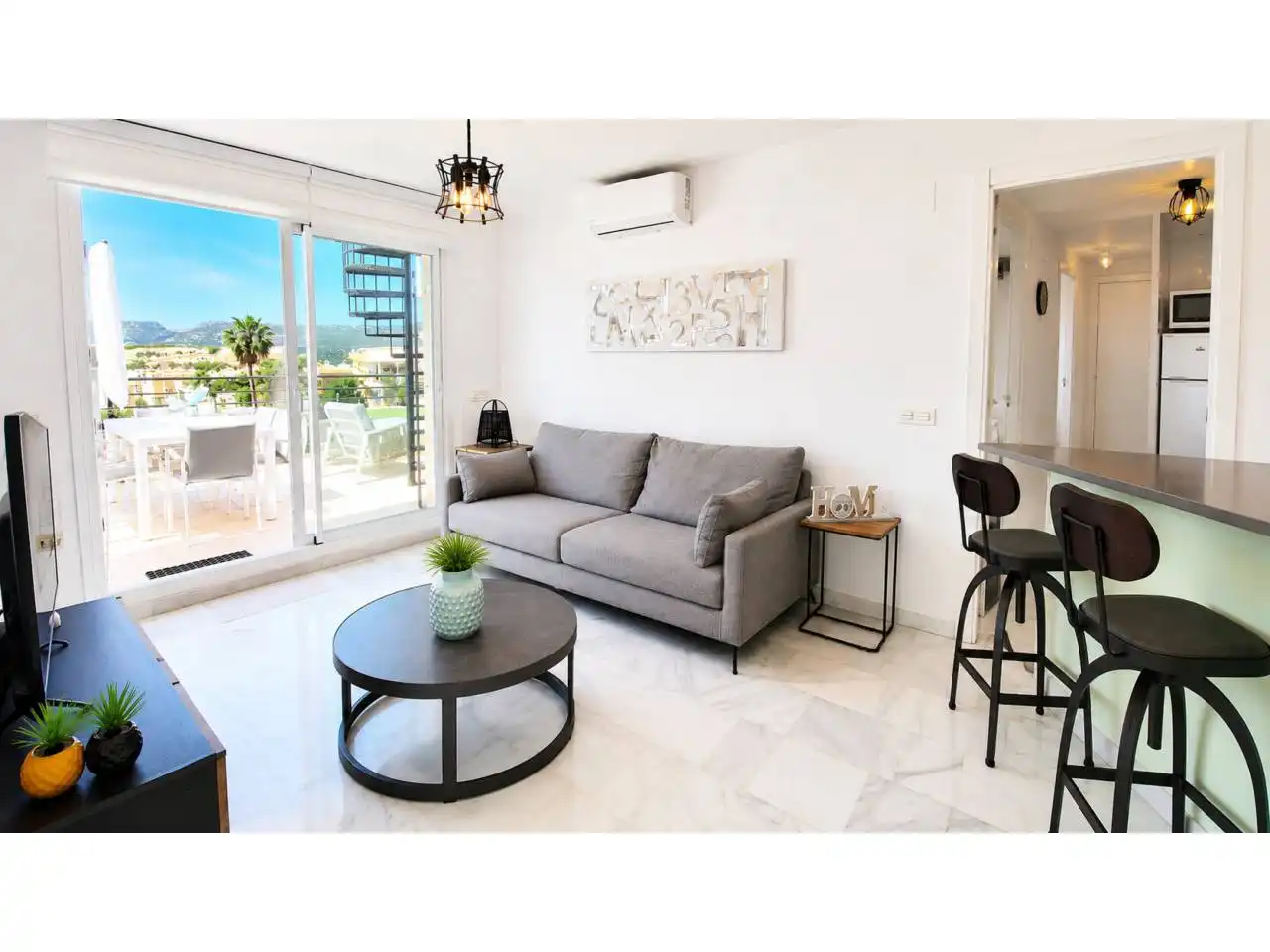 Sala d'estar de Àtic en venda en Casares amb Aire condicionat, Terrassa i Moblat
