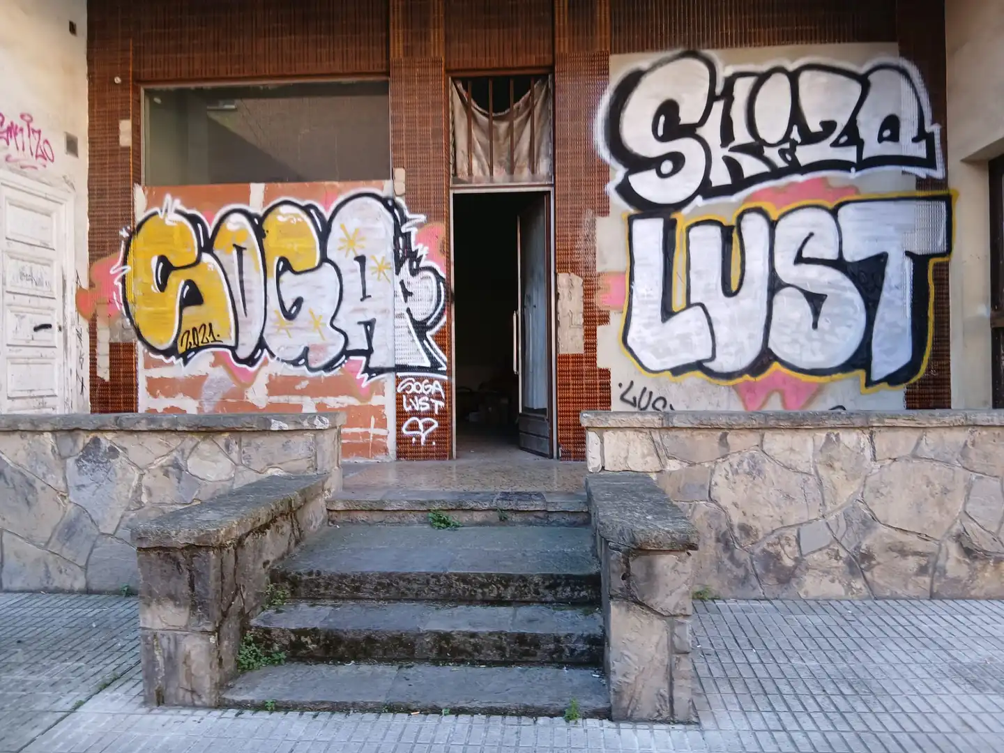 Gewerbefläche zum Verkauf in Calle del Bierzo, imagen 2