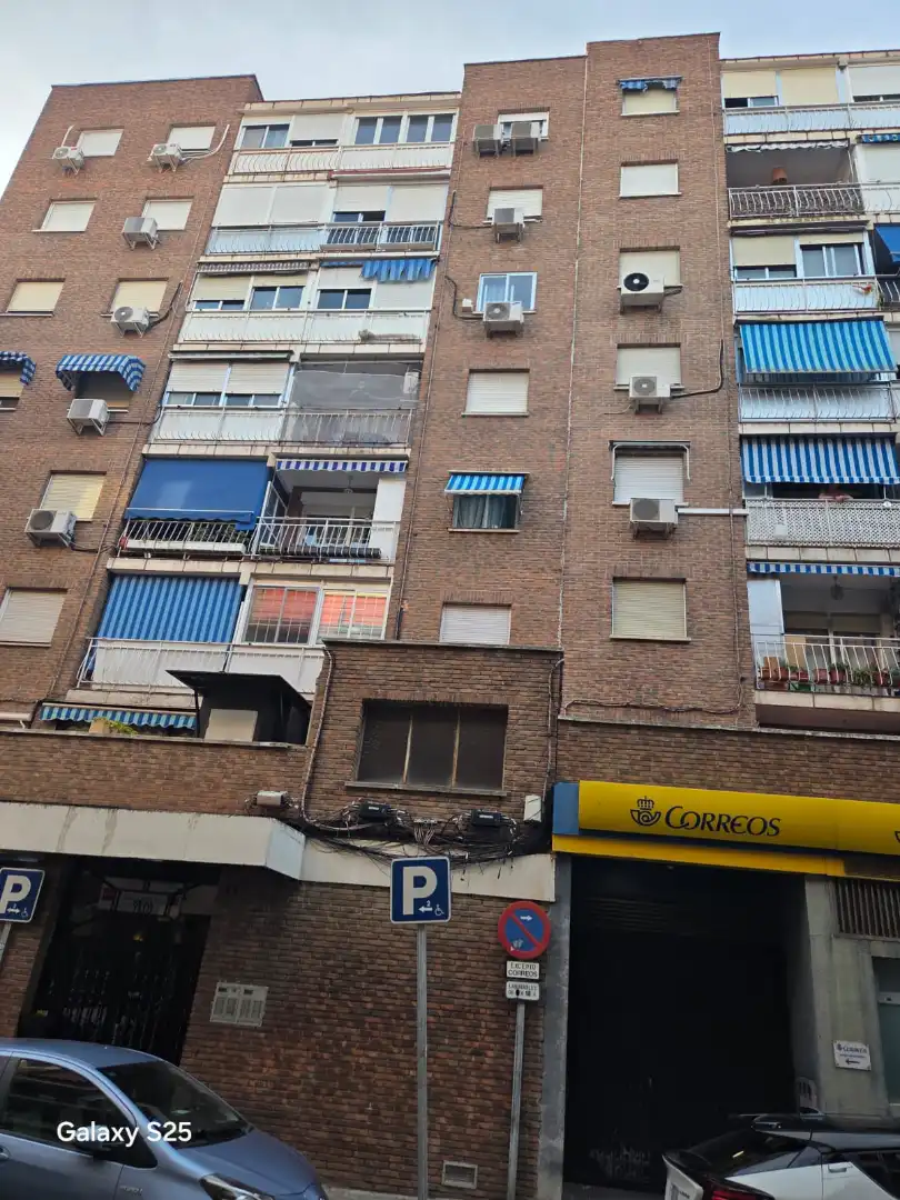 Vista exterior de Pis en venda en Móstoles amb Calefacció, Parquet i Moblat