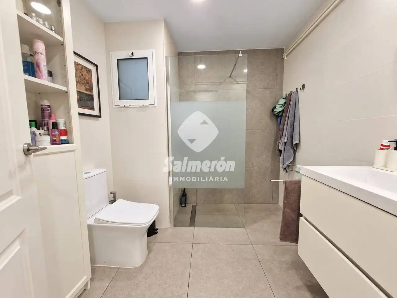 Bathroom of Flat for sale in Centre