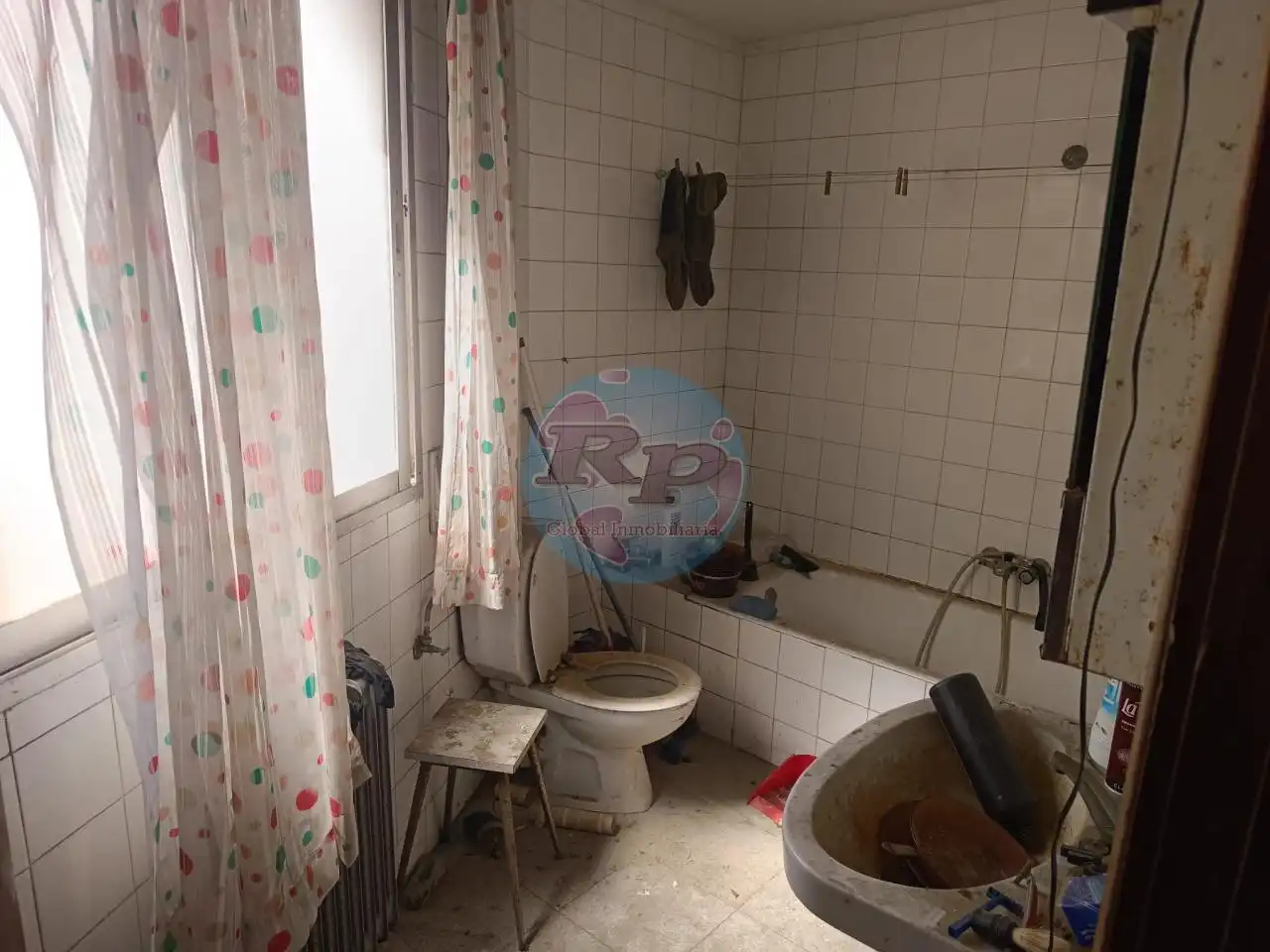 Bany de Apartament en venda en León Capital  amb Parquet i Terrassa