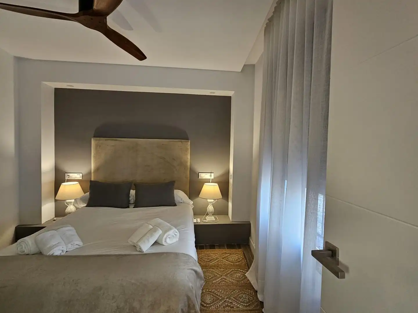 Schlafzimmer von Wohnung zur Miete in Córdoba mit Klimaanlage, Heizung und Terrasse