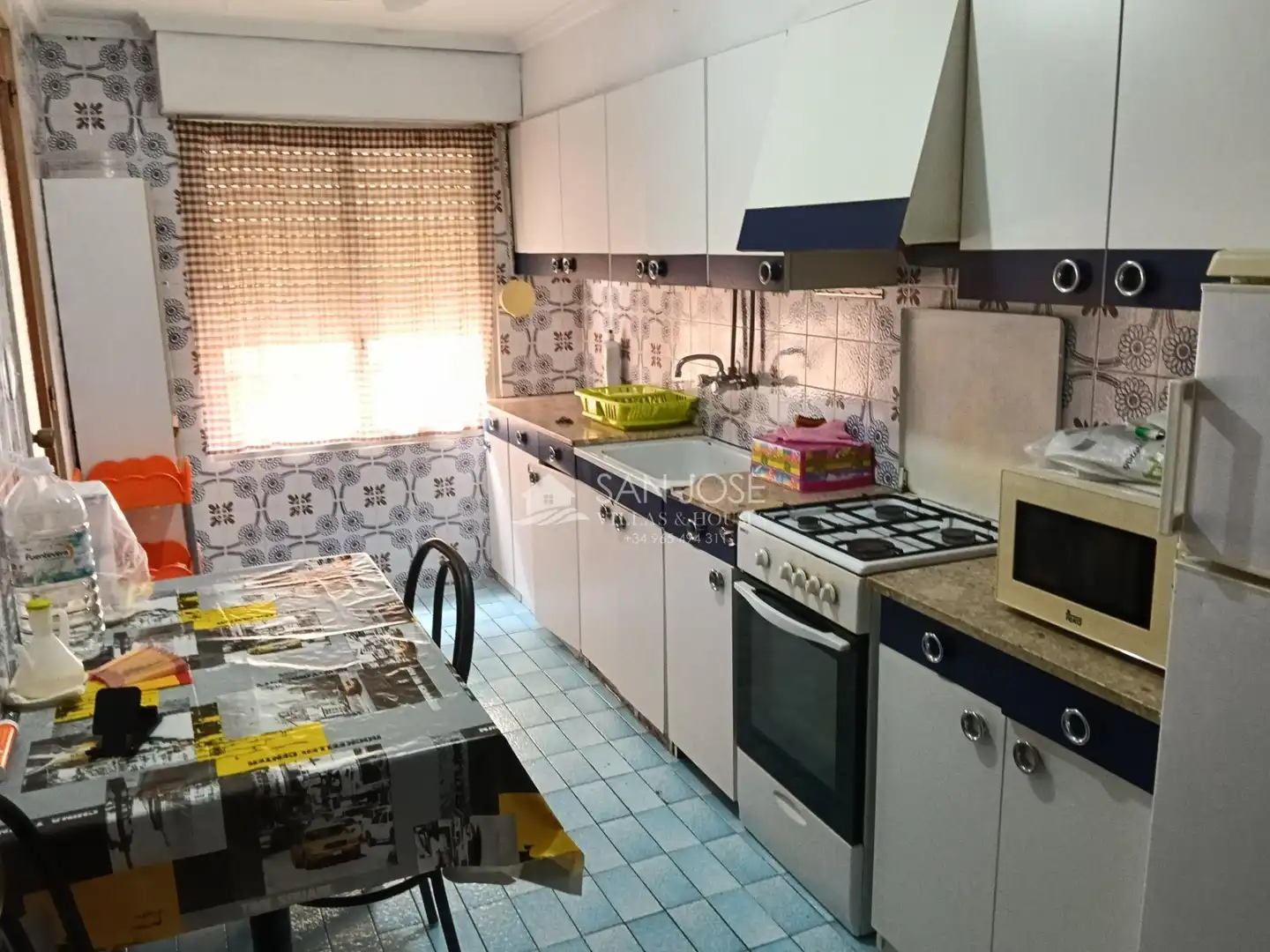 Cuina de Pis en venda en Aspe amb Calefacció, Terrassa i Balcó