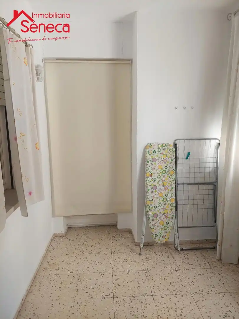 Flat for rent in DOÑA ENGRACIA, Casco Histórico - Ribera - San Basilio