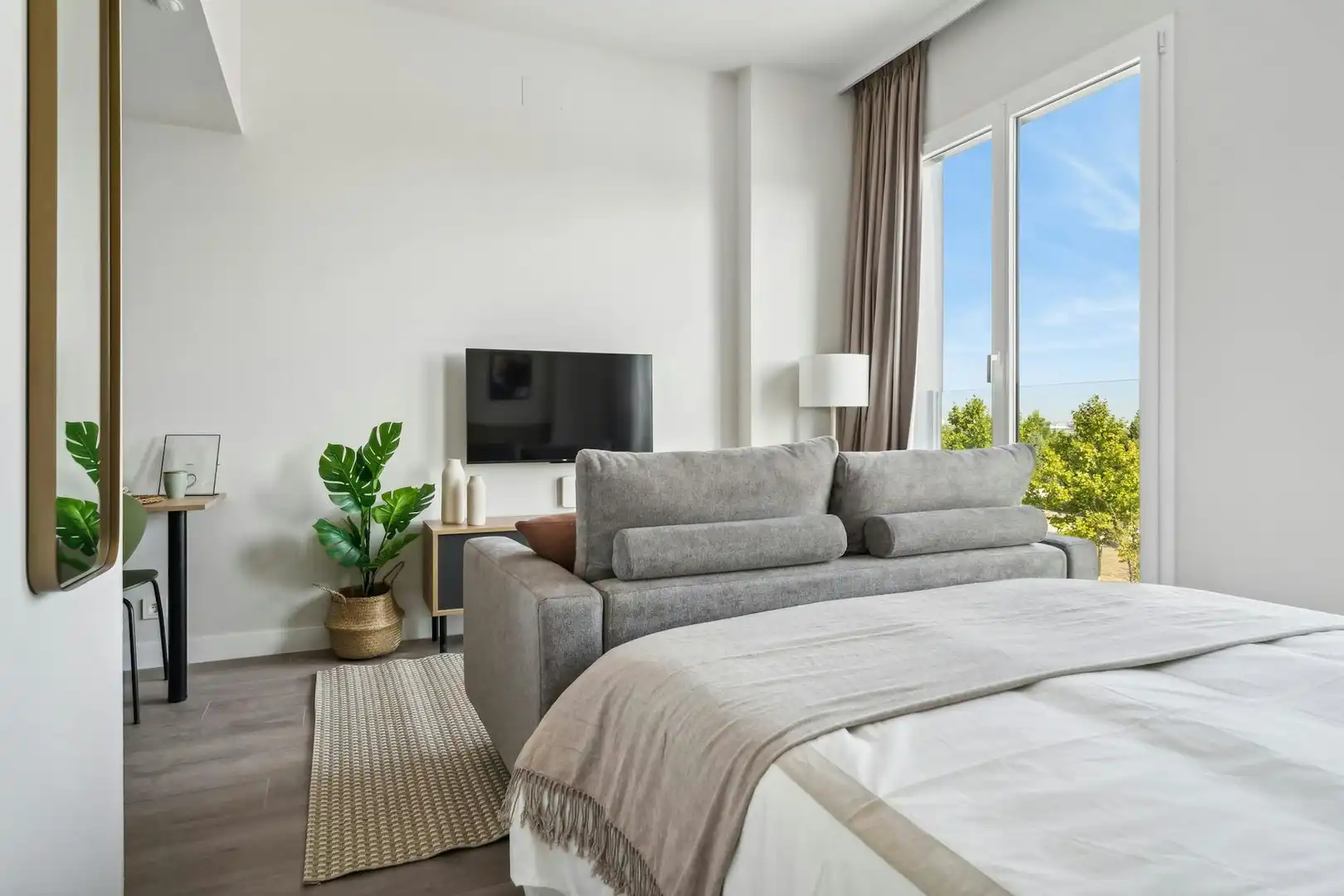 Living room of Flat for rent in Madrid  with Air Conditioner, Heating and Private garden