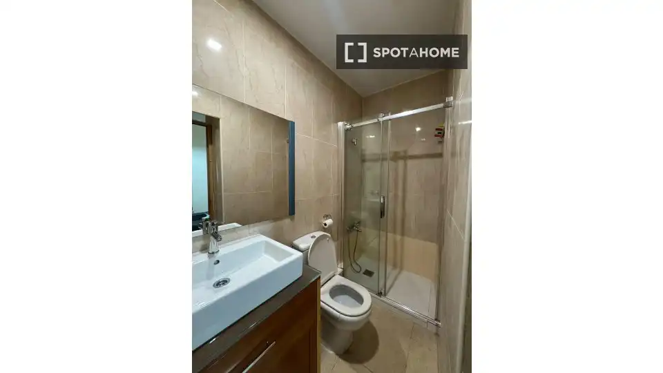 Bathroom of Flat for rent in Tetuán