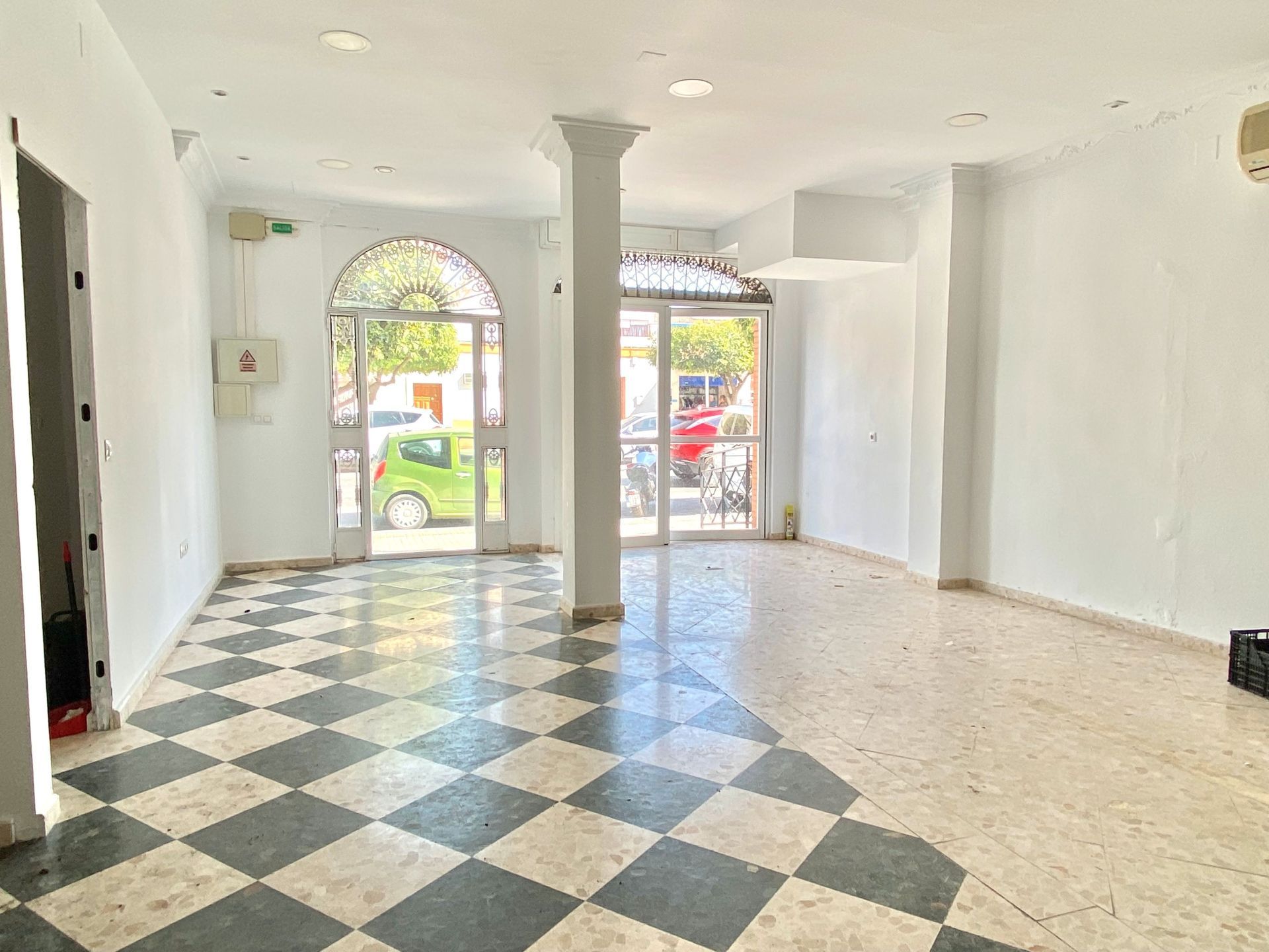 Casa adosada en venda en Bormujos amb Aire condicionat, Calefacció i Terrassa