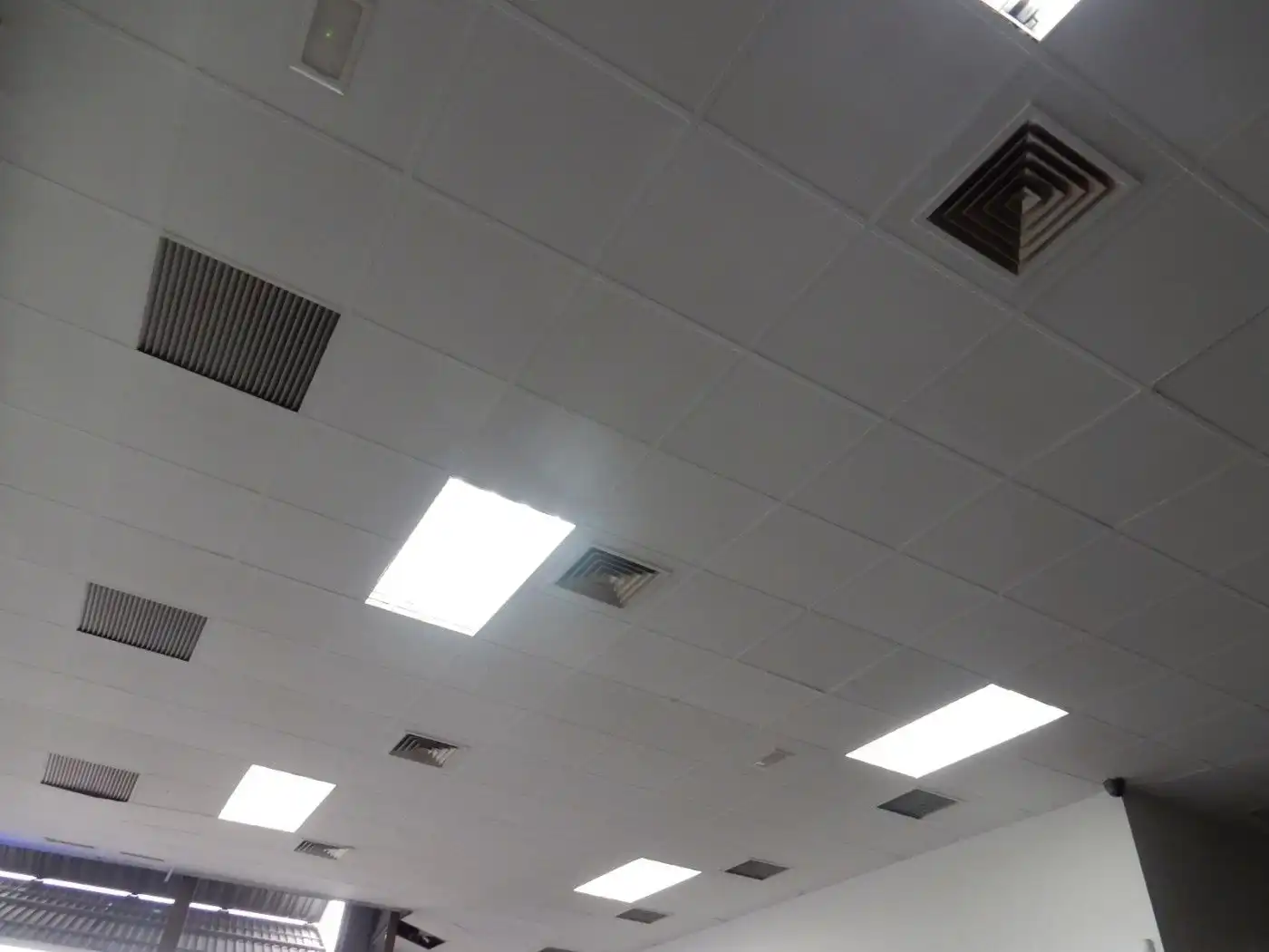 Local en venda en Rubí amb Aire condicionat, Calefacció i Terrassa