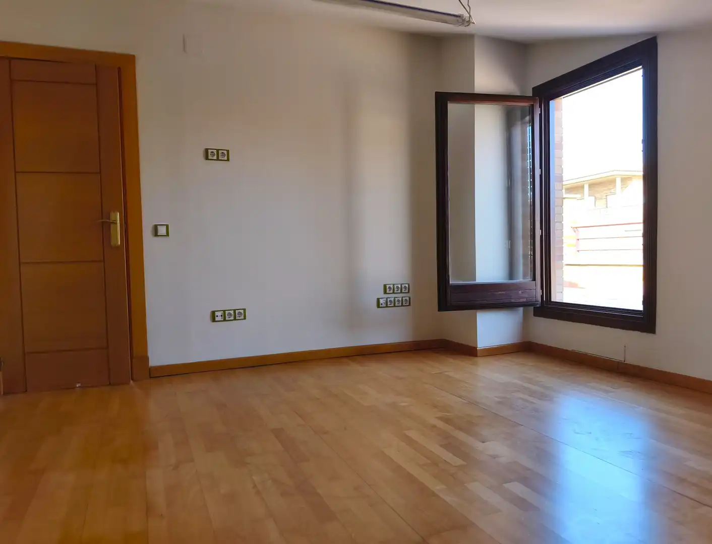 Habitación de Casa o chalet en venta en Zaragoza con Aire acondicionado, Jardín privado y Parquet
