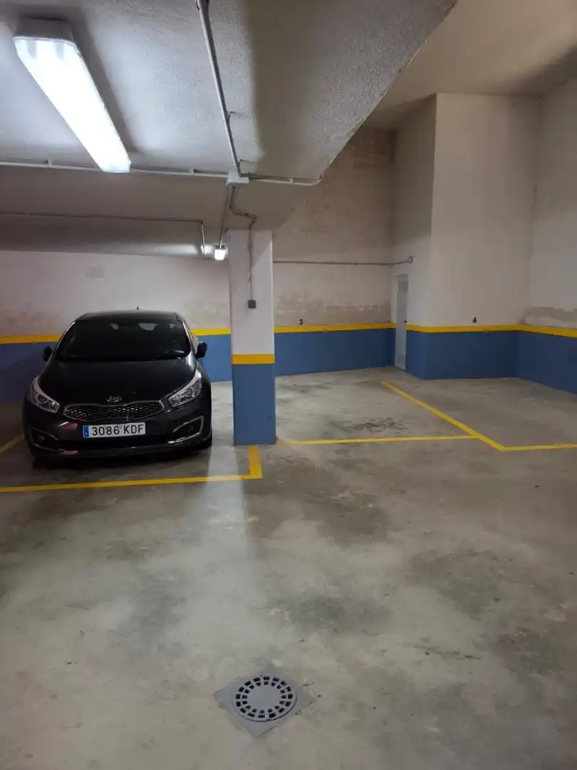 Parking de Piso en venta en Cariño con Trastero y Amueblado