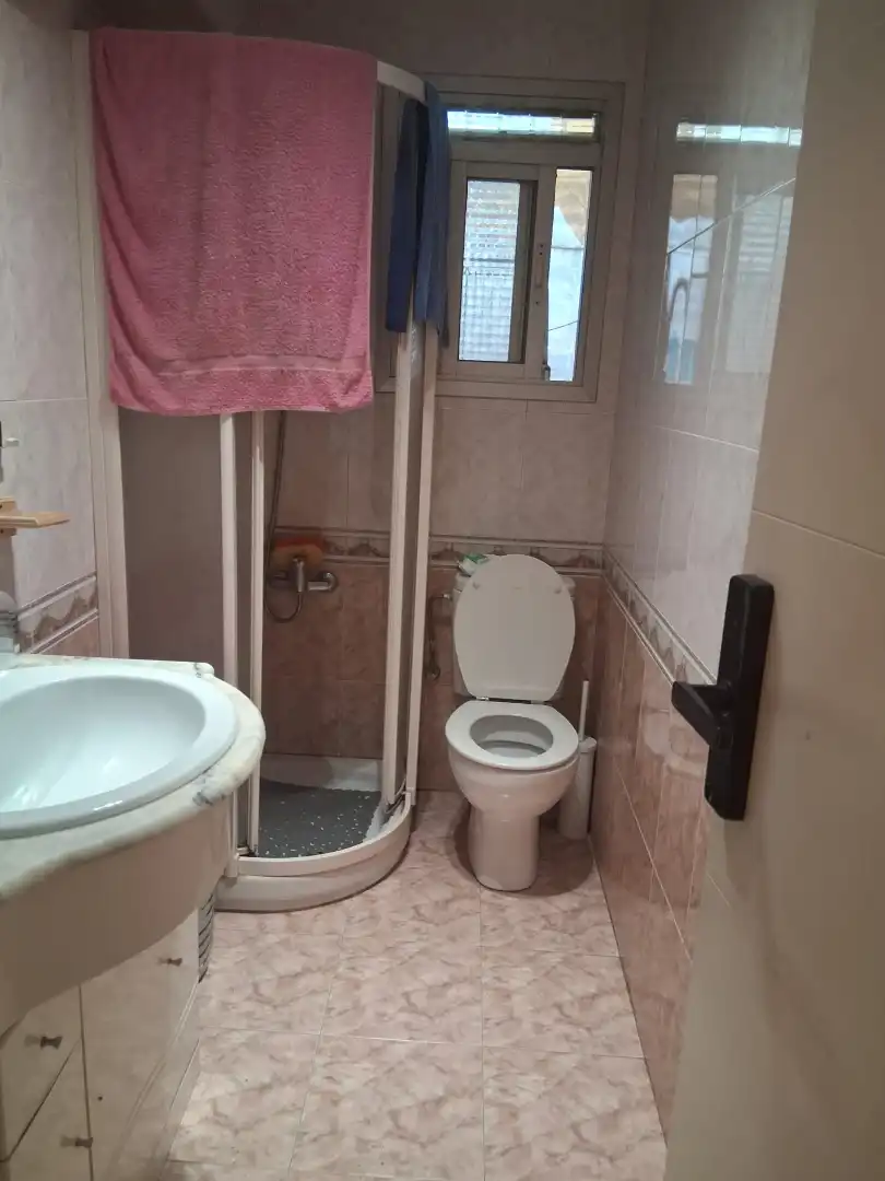 Badezimmer von Wohnung zum Verkauf in Madrid mit Möbliert