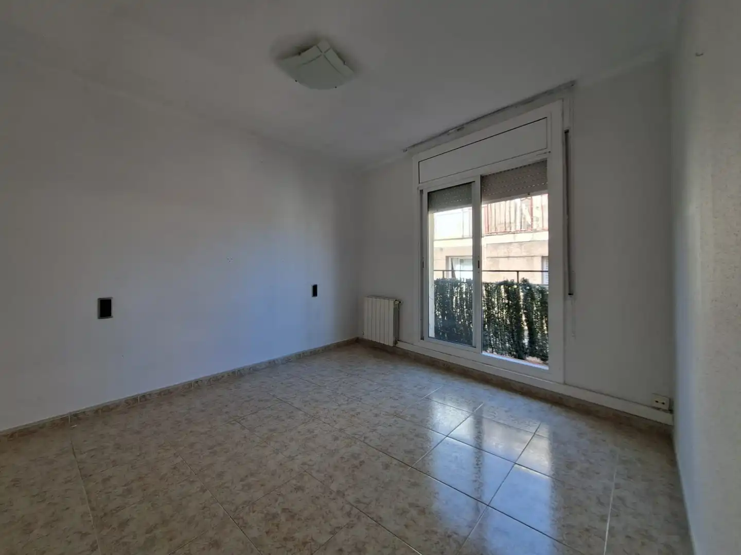 Schlafzimmer von Dachboden zum Verkauf in Badalona mit Klimaanlage, Heizung und Terrasse