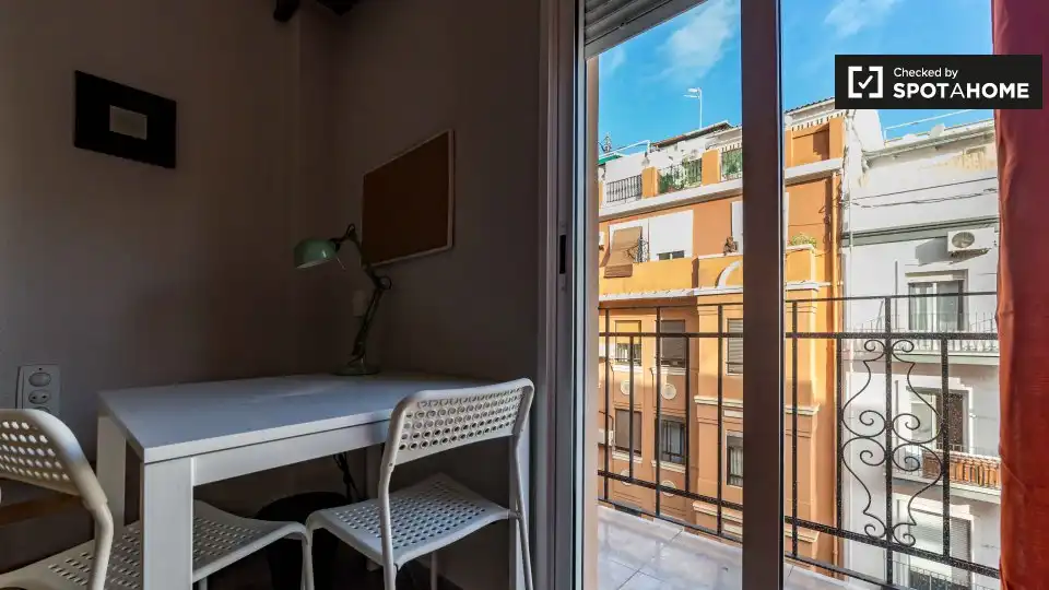 Terrassa de Pis de lloguer en Valencia amb Aire condicionat, Calefacció i Moblat