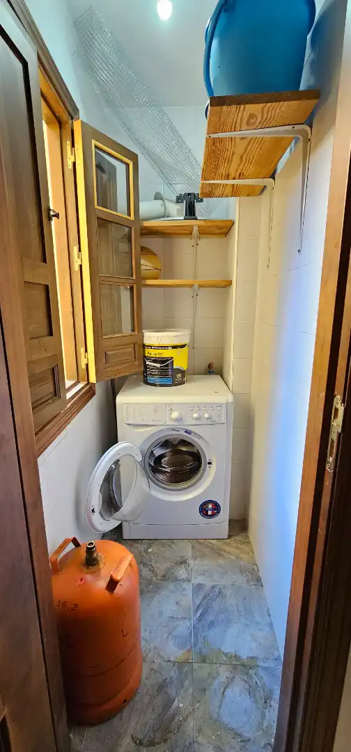 Bany de Pis en venda en Granada amb Aire condicionat i Moblat