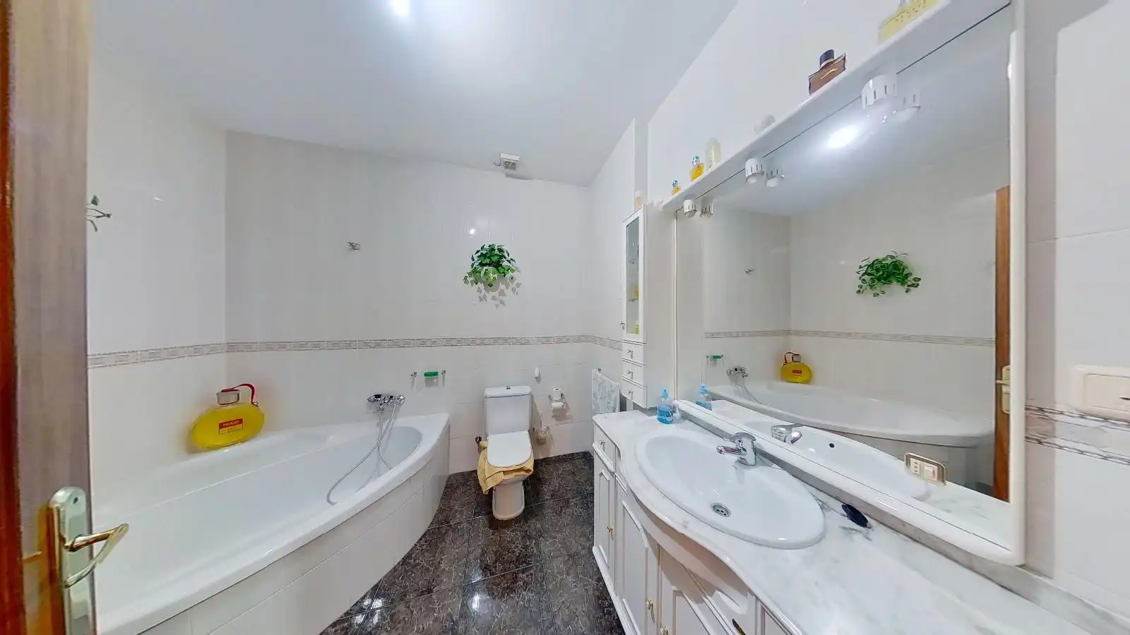 Bathroom of Houses for sale in La Alberca de Záncara   with Heating, Terrace and Balcony
