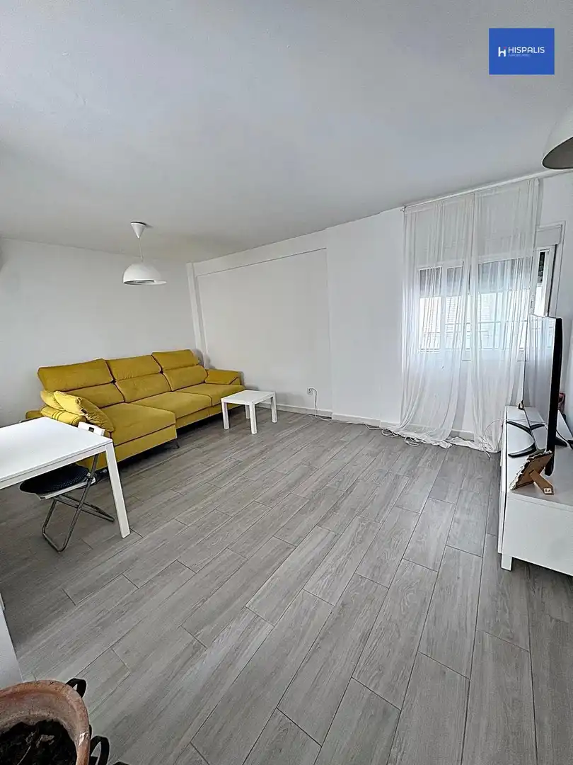 Living room of Flat for sale in Sevilla  with Air Conditioner