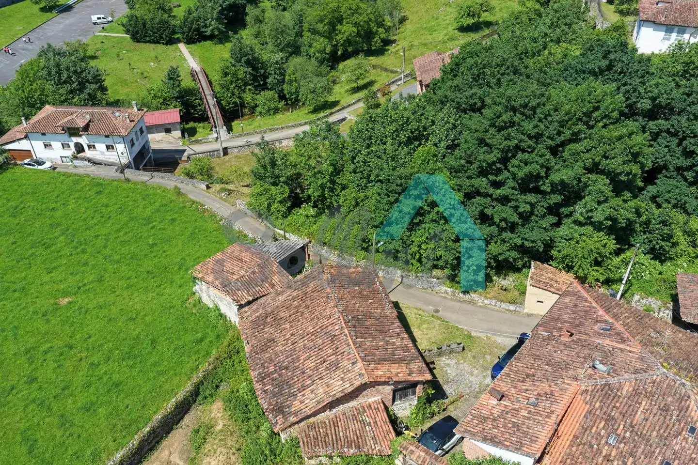 Einfamilien-Reihenhaus zum Verkauf in Onís mit Heizung, Abstellraum und Balkon