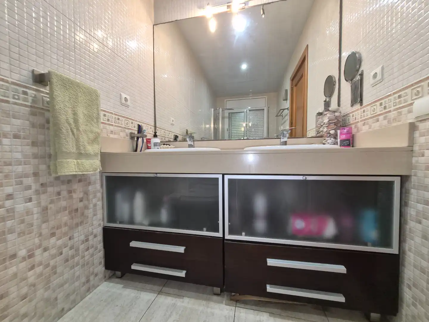 Bathroom of Houses for sale in Roda de Berà  with Private garden, Terrace and Oven