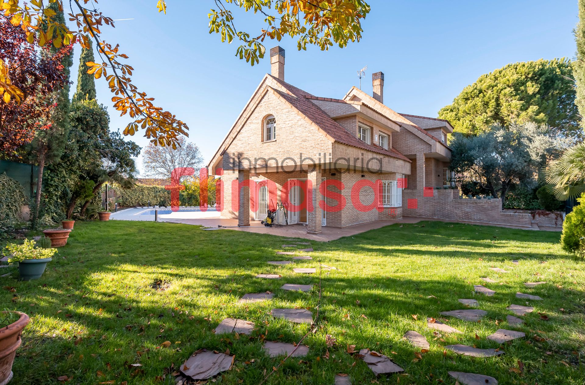 Exterior view of House or chalet for sale in Villaviciosa de Odón  with Air Conditioner, Heating and Private garden