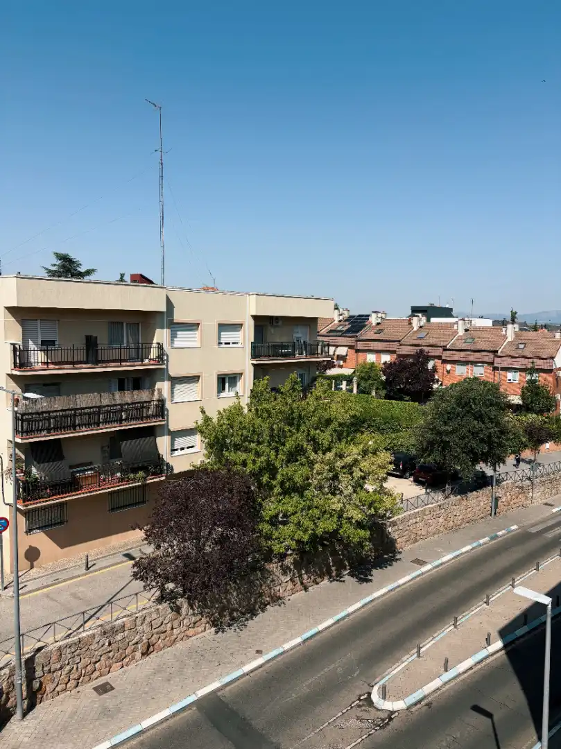Vista exterior de Piso en venta en Las Rozas de Madrid con Aire acondicionado, Calefacción y Horno