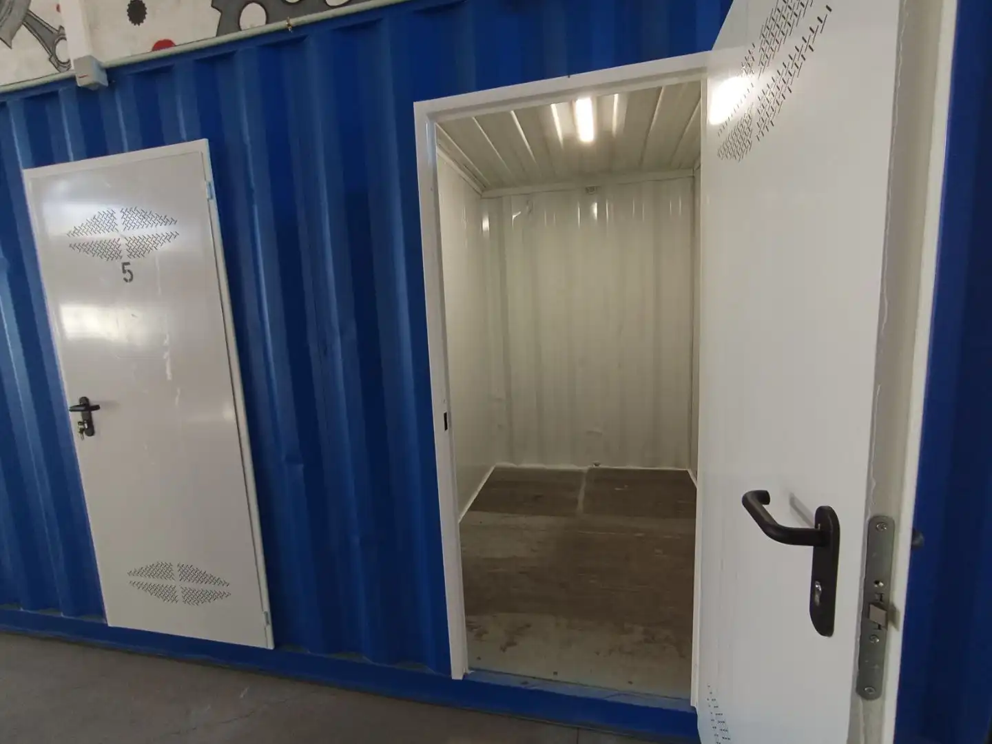 Storage room for rent in Toledo  with Alarm