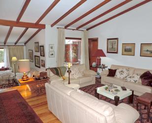 Living room of House or chalet for sale in Santa Brígida  with Heating, Private garden and Parquet flooring