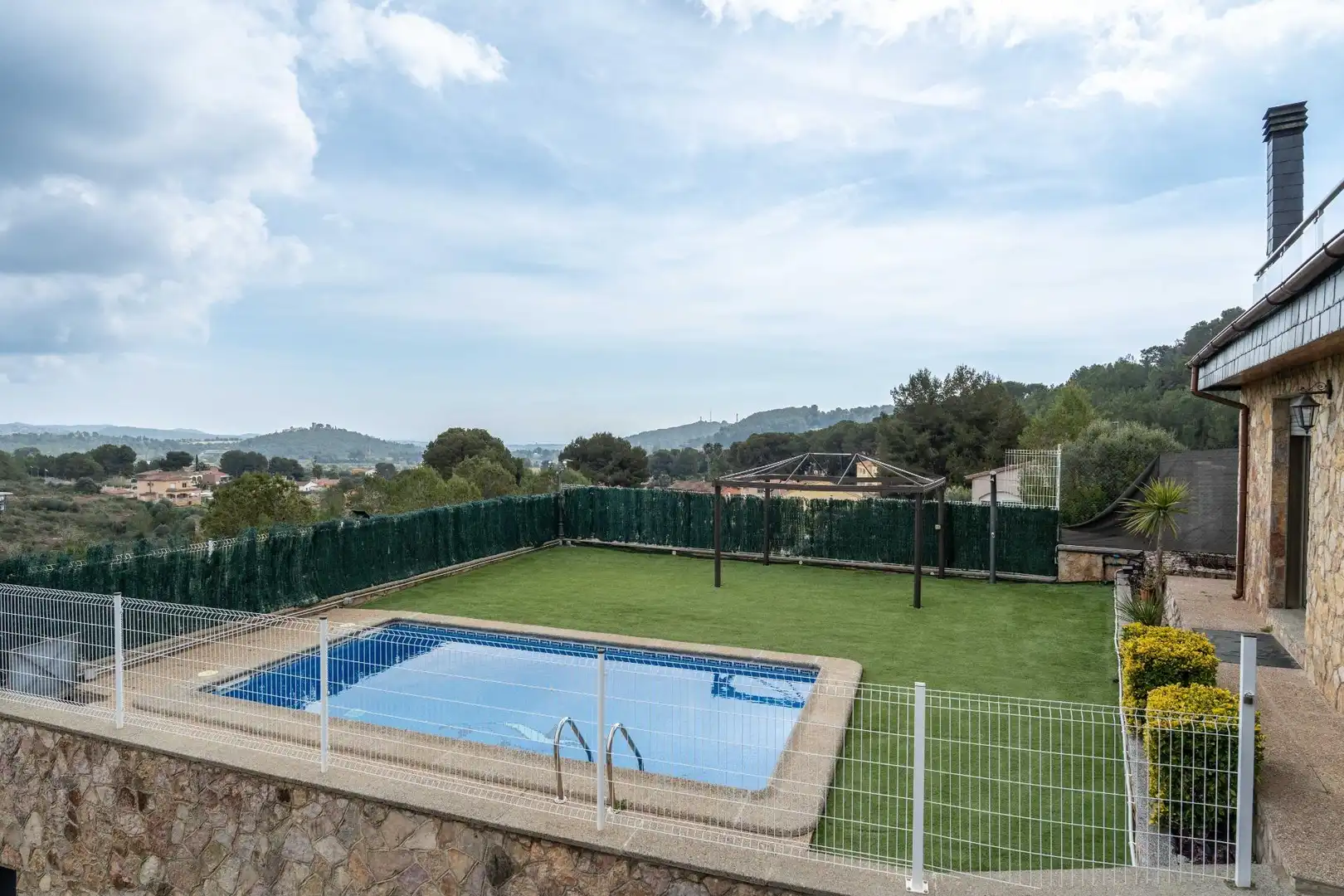 Piscina de Casa o xalet en venda en El Vendrell amb Calefacció, Jardí privat i Terrassa