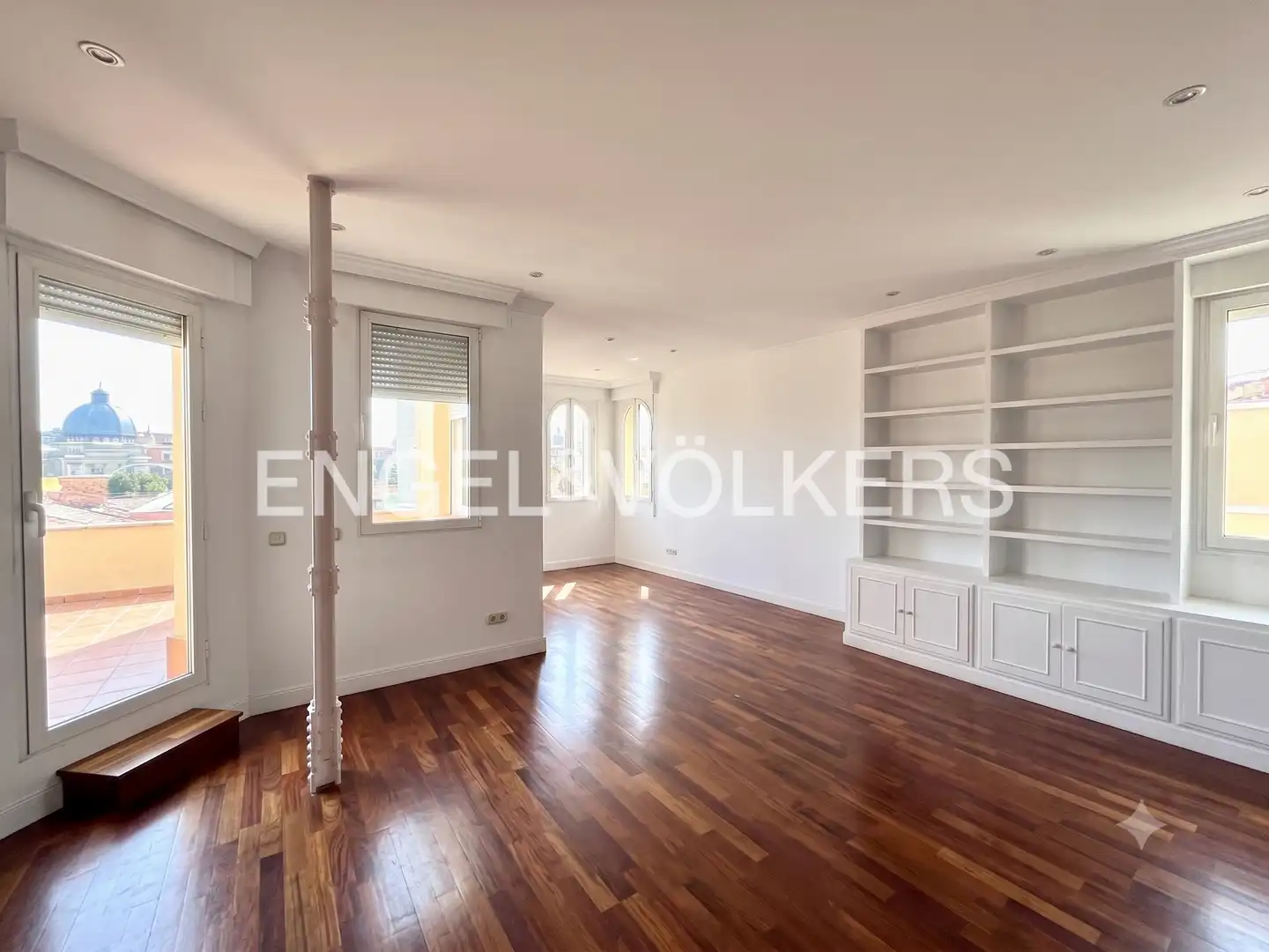 Sala d'estar de Àtic de lloguer en Madrid amb Aire condicionat, Calefacció i Terrassa