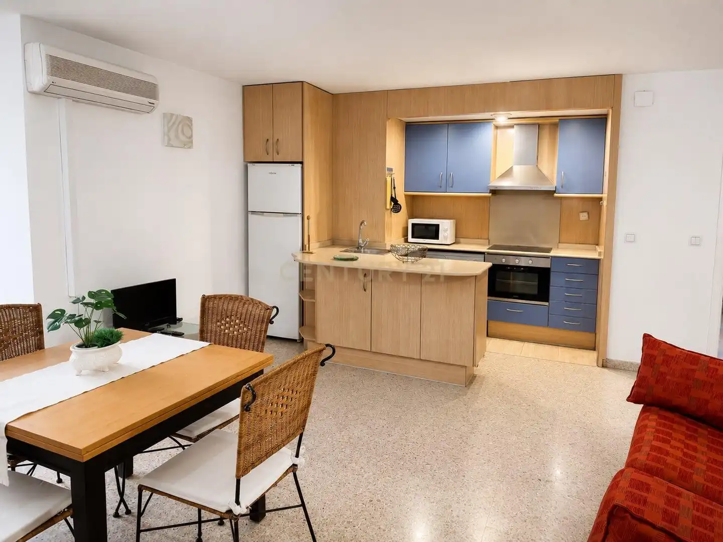 Cuina de Apartament de lloguer en Valencia amb Aire condicionat