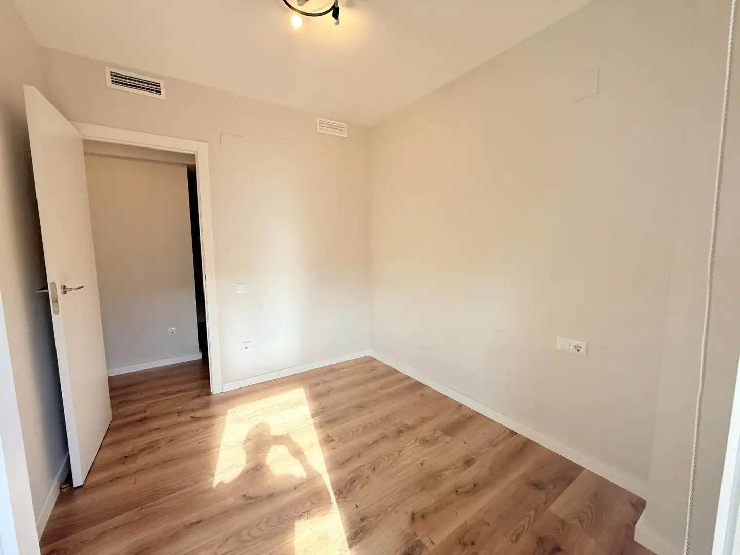 Schlafzimmer von Wohnung zur Miete in Alboraya Centro