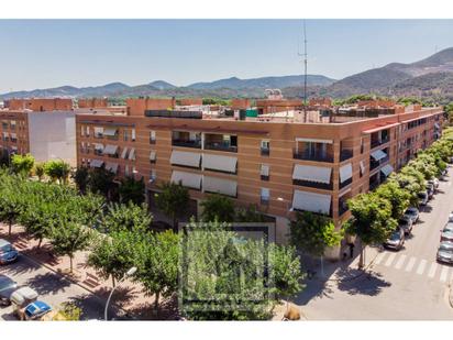 Vista exterior de Pis en venda en La Llagosta amb Aire condicionat, Terrassa i Balcó