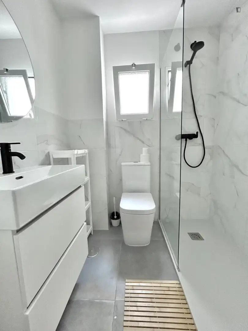 Badezimmer von Wohnungen zur untervermieten in Norte