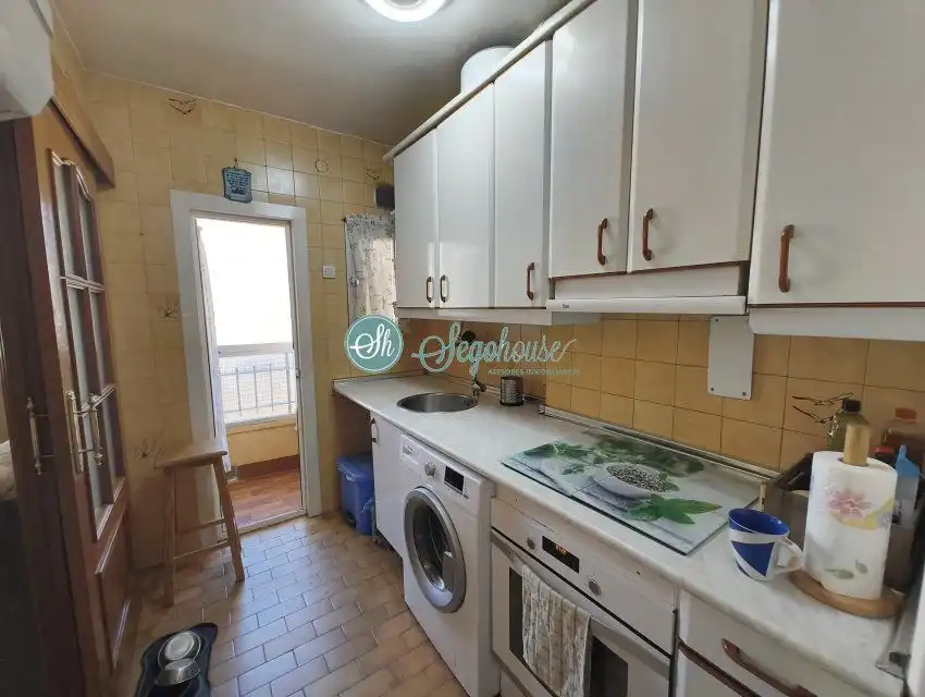 Cocina de Piso en venta en Segovia con Calefacción, Parquet y Terraza