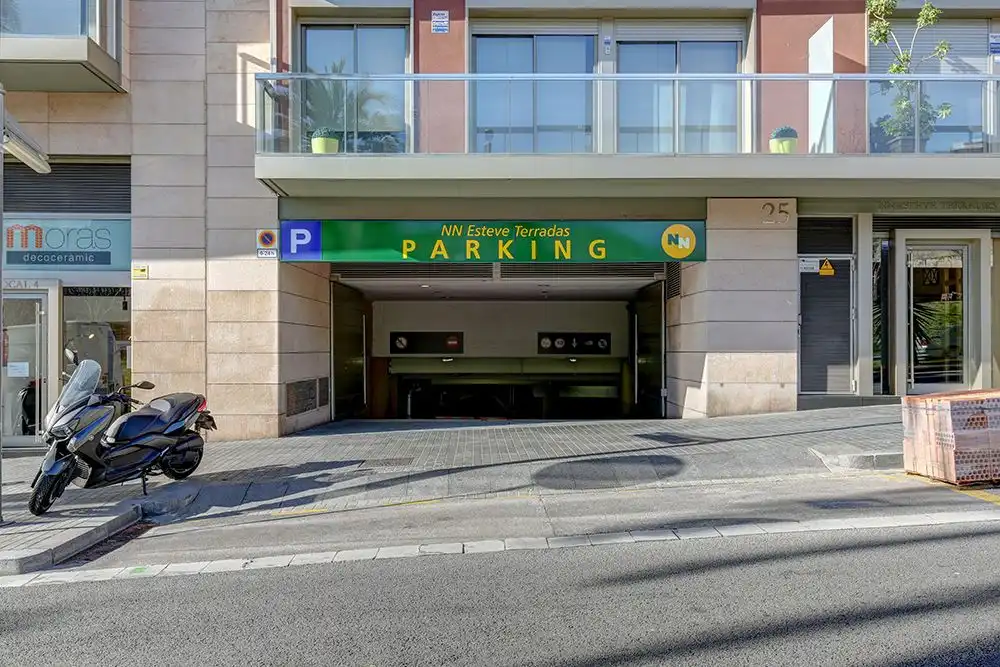 Moto in affitto a CALLE ESTEVE TERRADAS 17, imagen 5