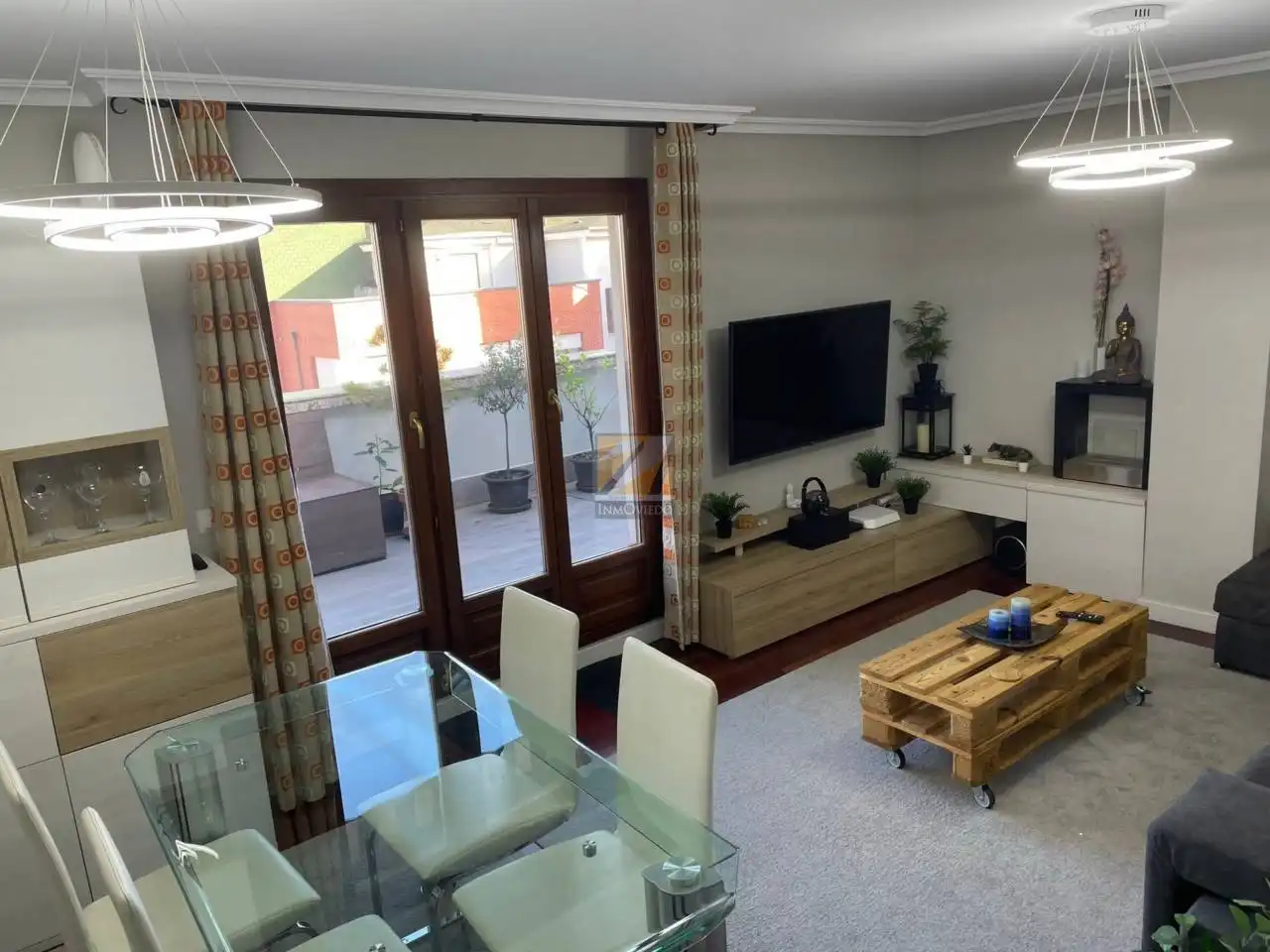 Sala de estar de Ático de alquiler en Oviedo  con Calefacción, Parquet y Terraza