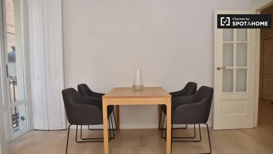 Piso con terraza en alquiler en Ciutat Vella, imagen 6