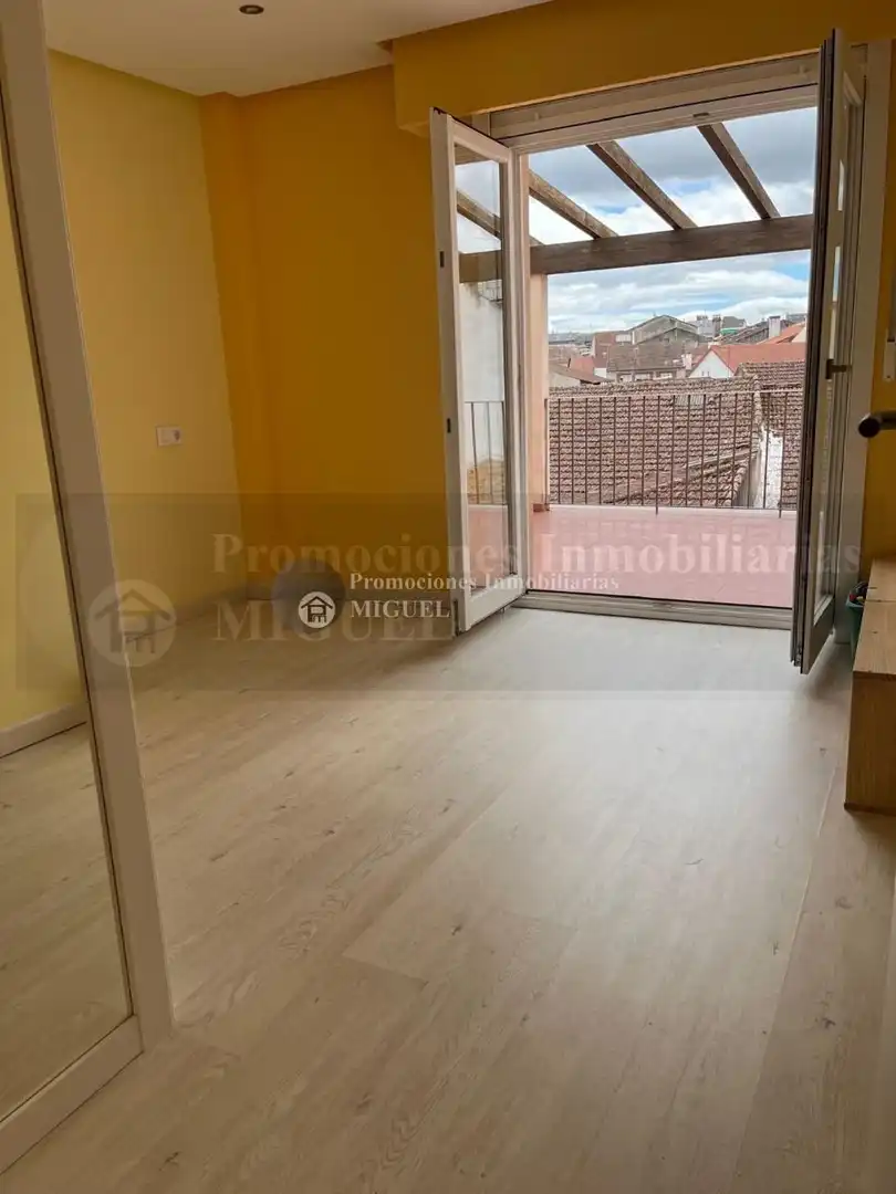 Habitación de Casa adosada en venta en Verín