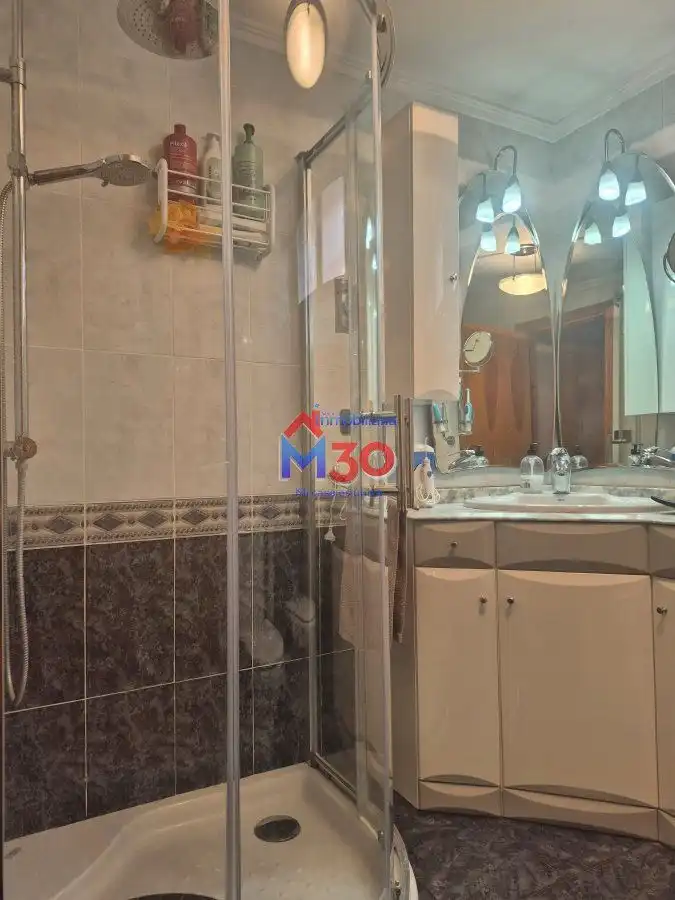Bany de Casa o xalet en venda en Miranda de Ebro amb Calefacció i Piscina