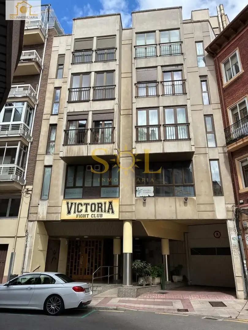 Flat with lift for sale in Calle Sampiro 22