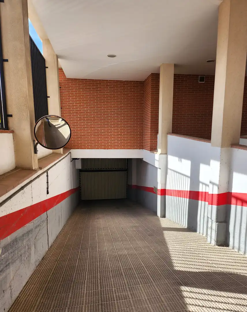 Parkplatz mit Aufzug zum Verkauf in Calle Pedro Alonso, imagen 2
